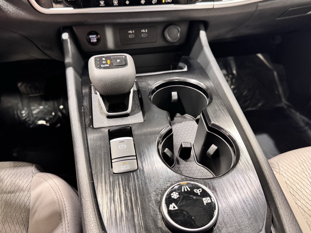2025 Nissan Rogue SV AWD photo 13