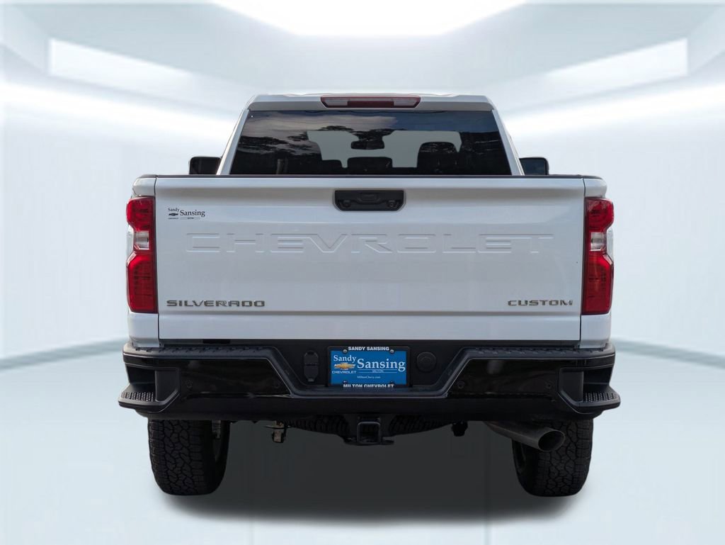 2026 Chevrolet Silverado 2500HD Custom photo 2