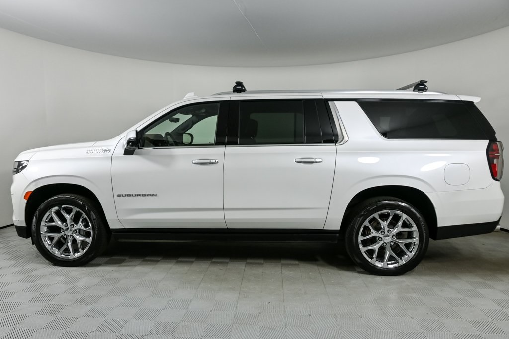 2022 Chevrolet Suburban High Country photo 2