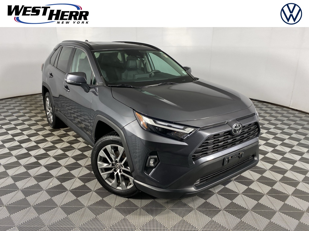 2022 Toyota RAV4 XLE Premium's photo