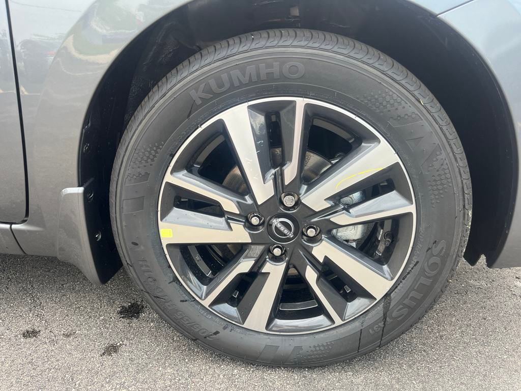 2025 Nissan Versa 1.6 SV photo 11