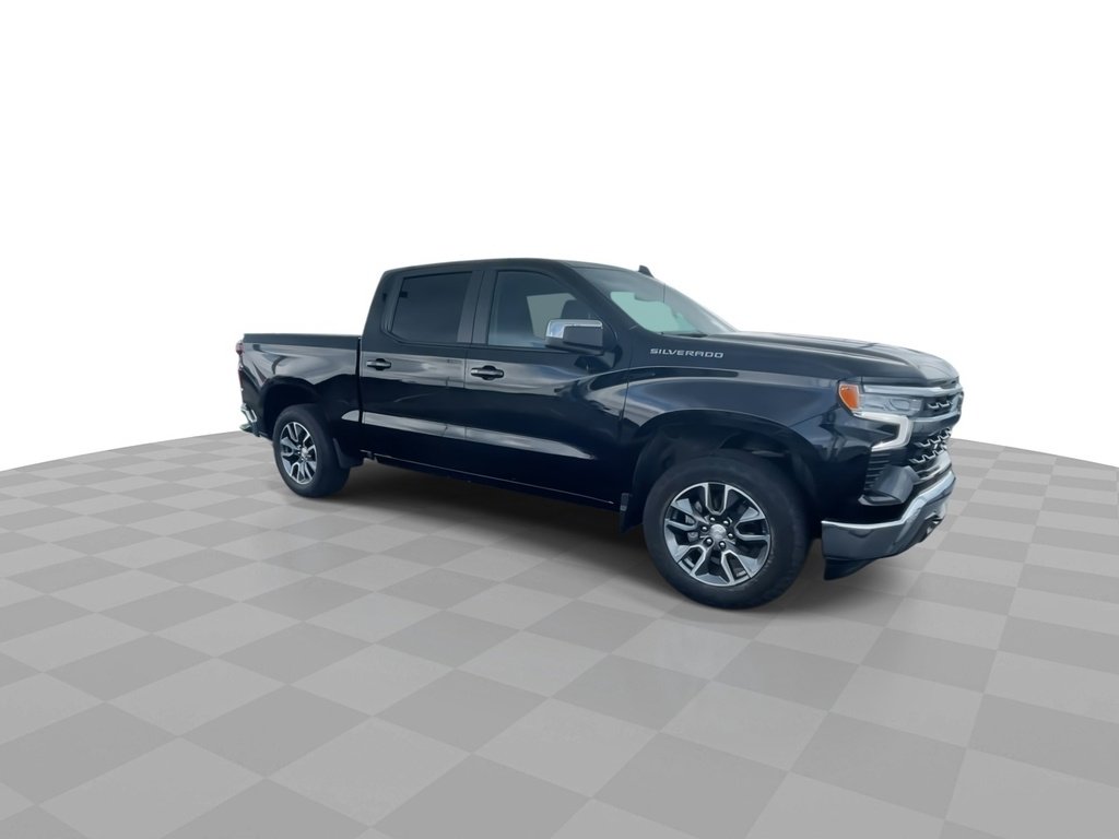 2023 Chevrolet Silverado 1500 LT photo 3