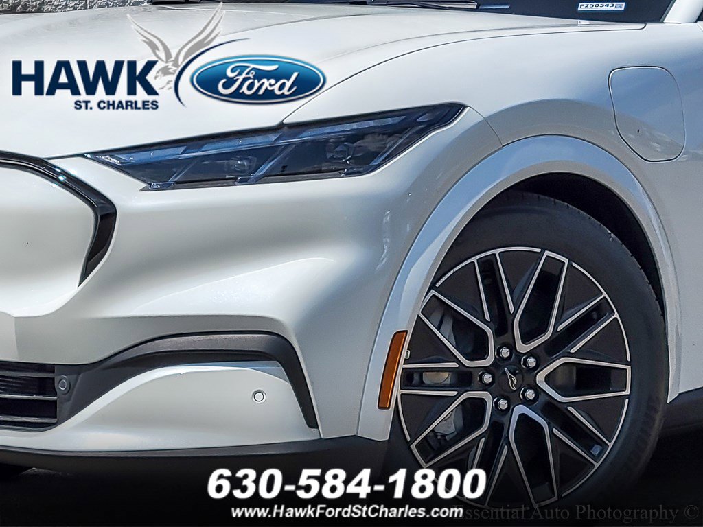 2025 Ford Mustang Mach-E Premium photo 3