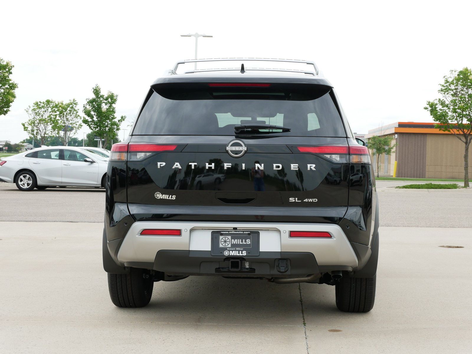 2025 Nissan Pathfinder SL photo 4