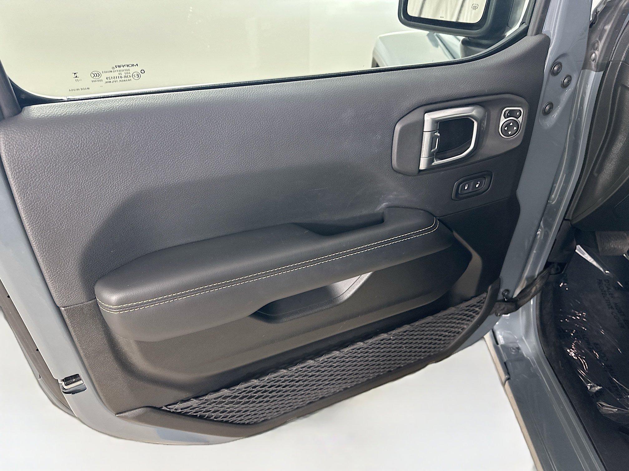 2024 Jeep Wrangler Sahara photo 15