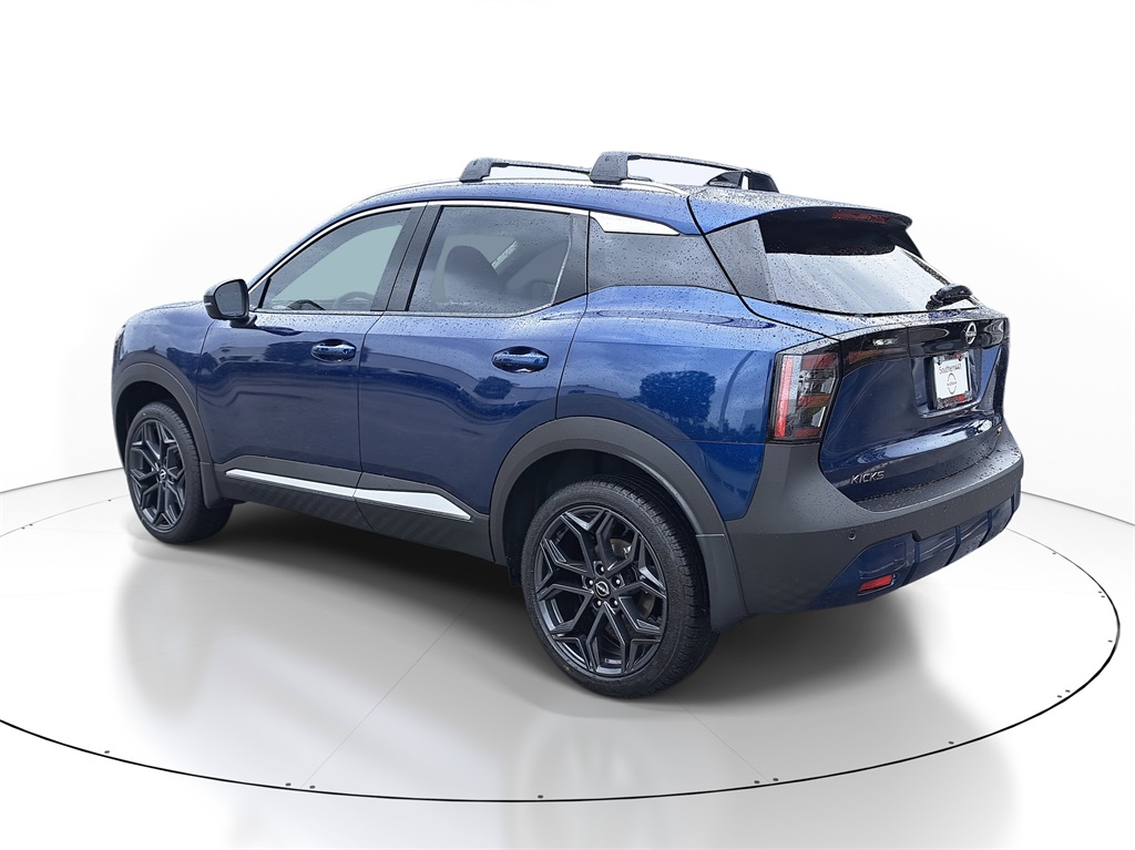 2026 Nissan Kicks SR photo 4