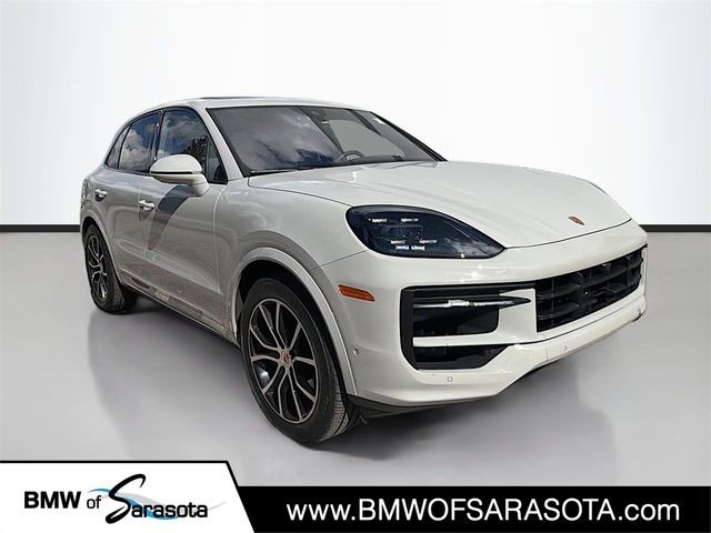 2024 Porsche Cayenne Standard's photo