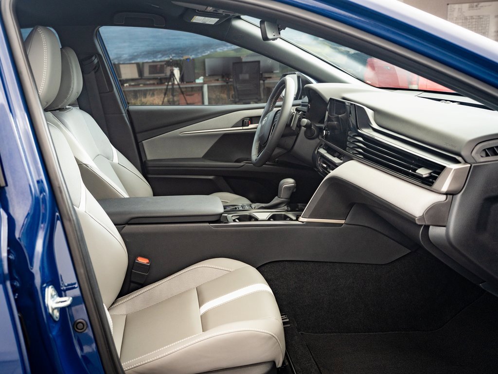 2025 Toyota Camry SE photo 19