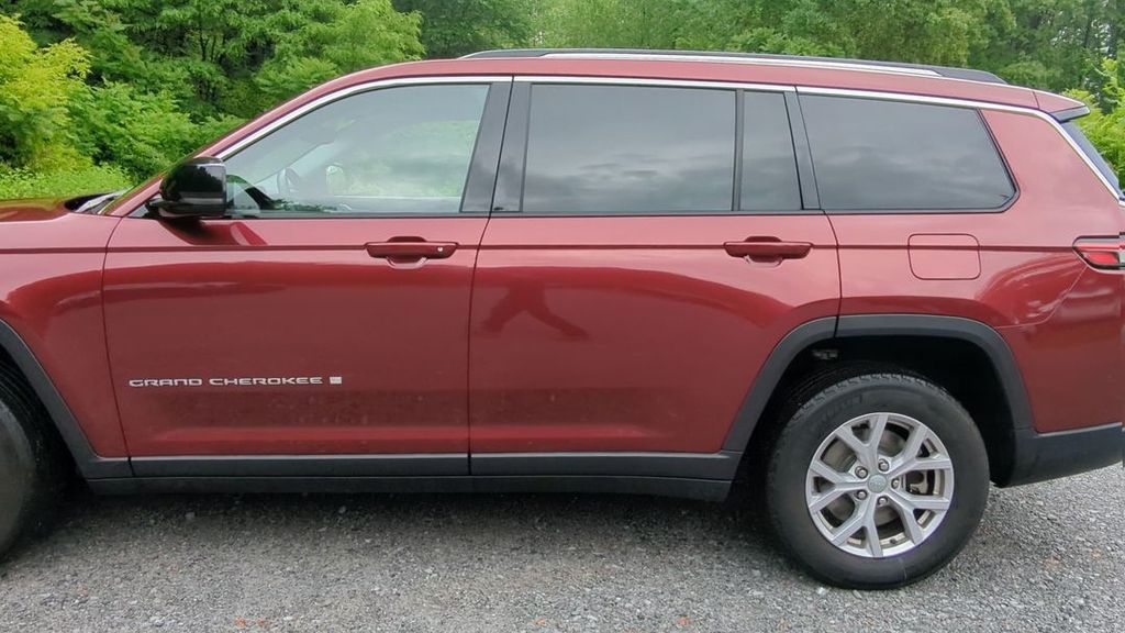 2022 Jeep Grand Cherokee Limited photo 3