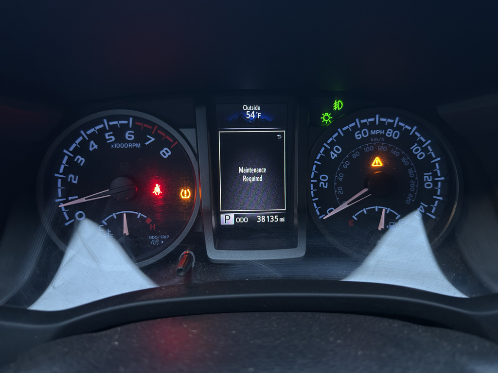 2023 Toyota Tacoma TRD photo 2