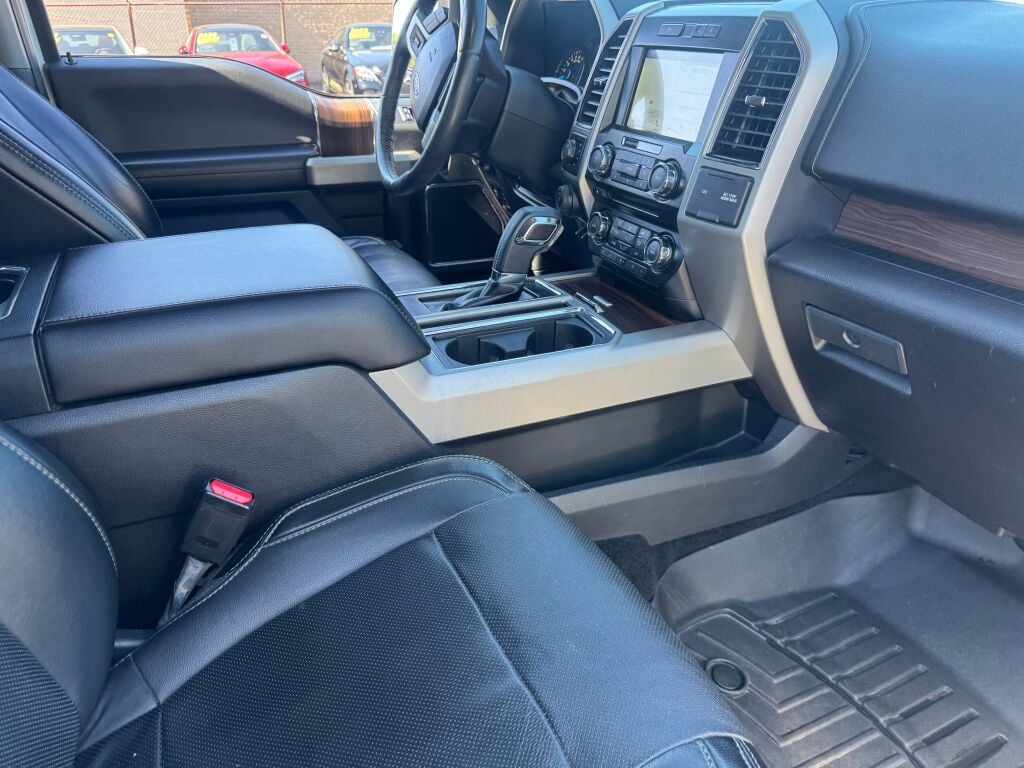 2017 Ford F-150 Lariat photo 20