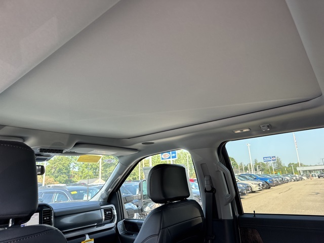 2025 Ford F-250 Lariat photo 10