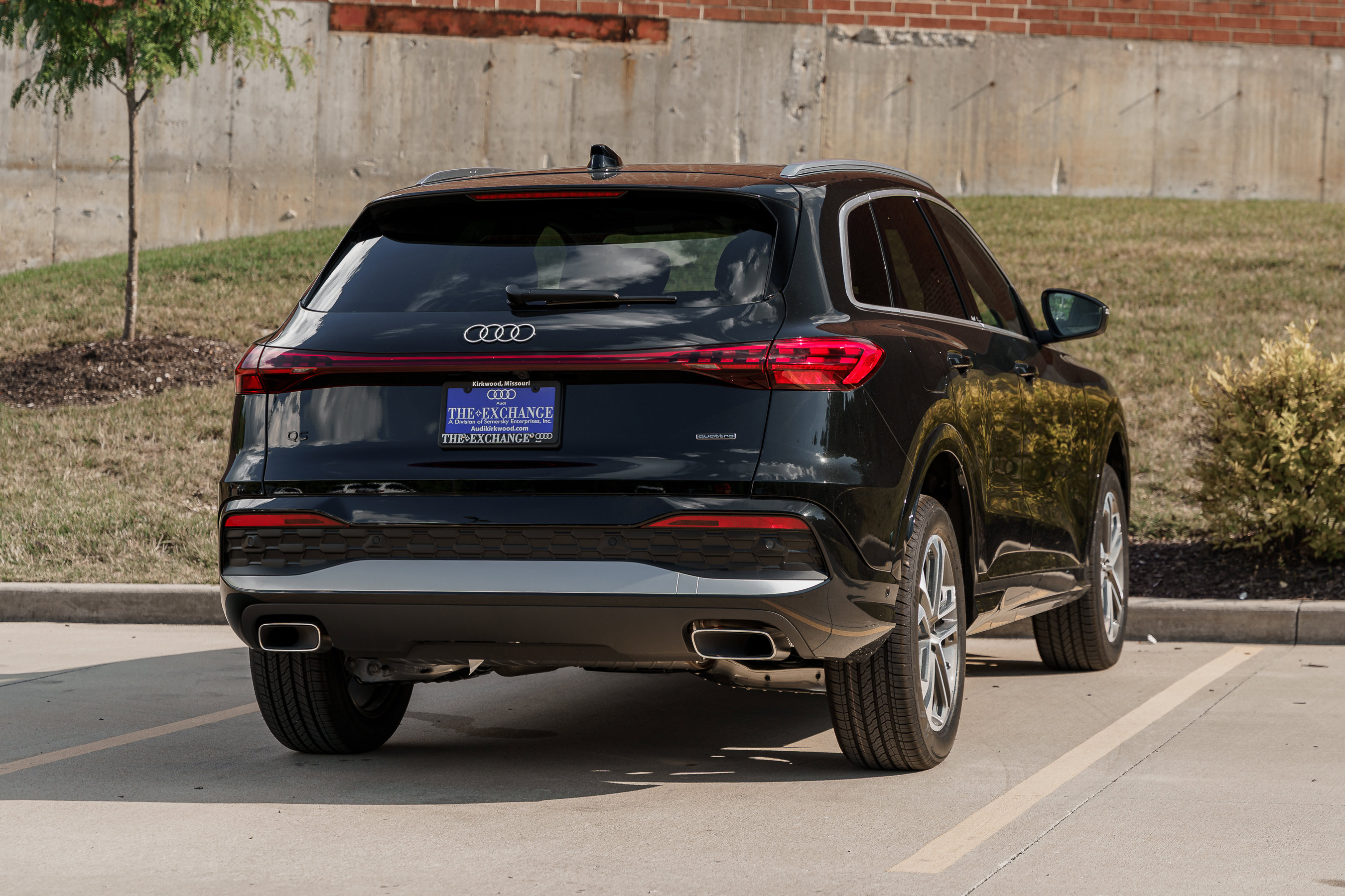 2025 Audi Q5 Premium photo 2