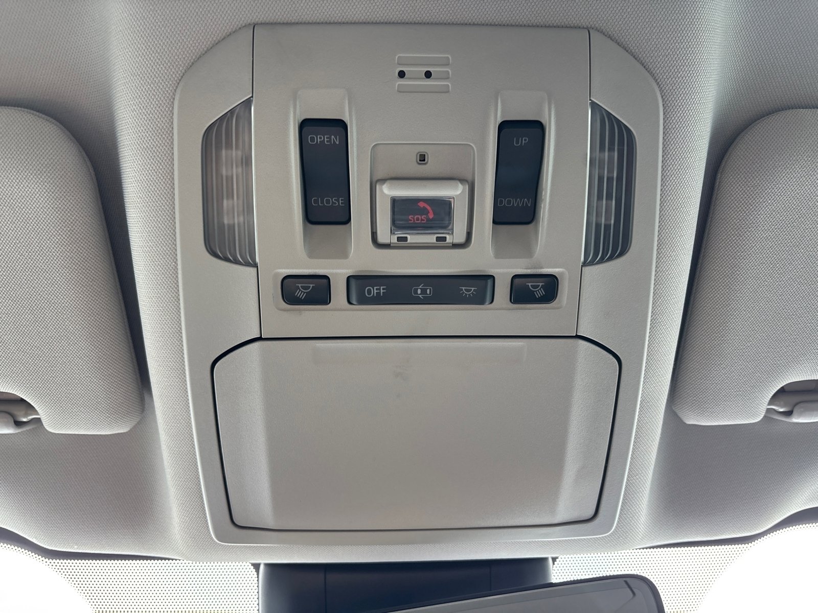 2020 Toyota Highlander XLE photo 4
