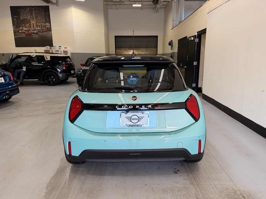 2026 Mini Cooper 2 Door Hardtop S Iconic photo 4