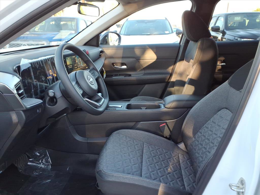 2026 Nissan Kicks SV photo 4