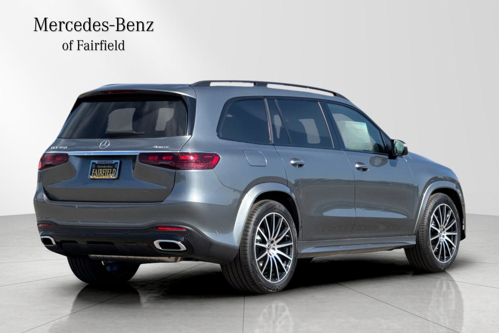 2025 Mercedes Benz GLS 450 4MATIC photo 2