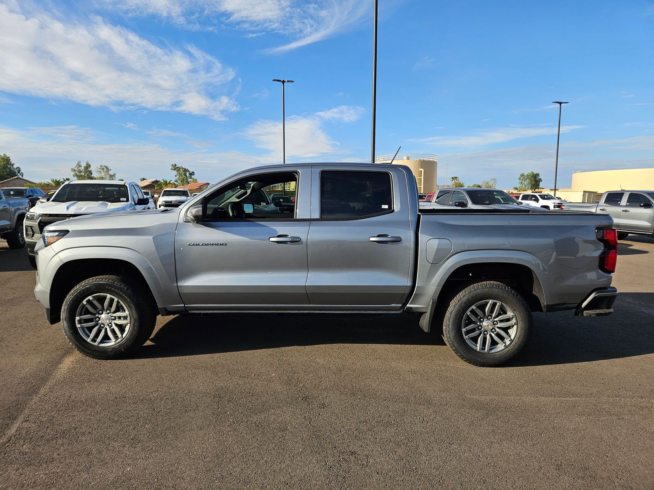 2026 Chevrolet Colorado LT photo 2