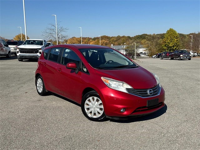 2014 Nissan Versa Note SV photo 2