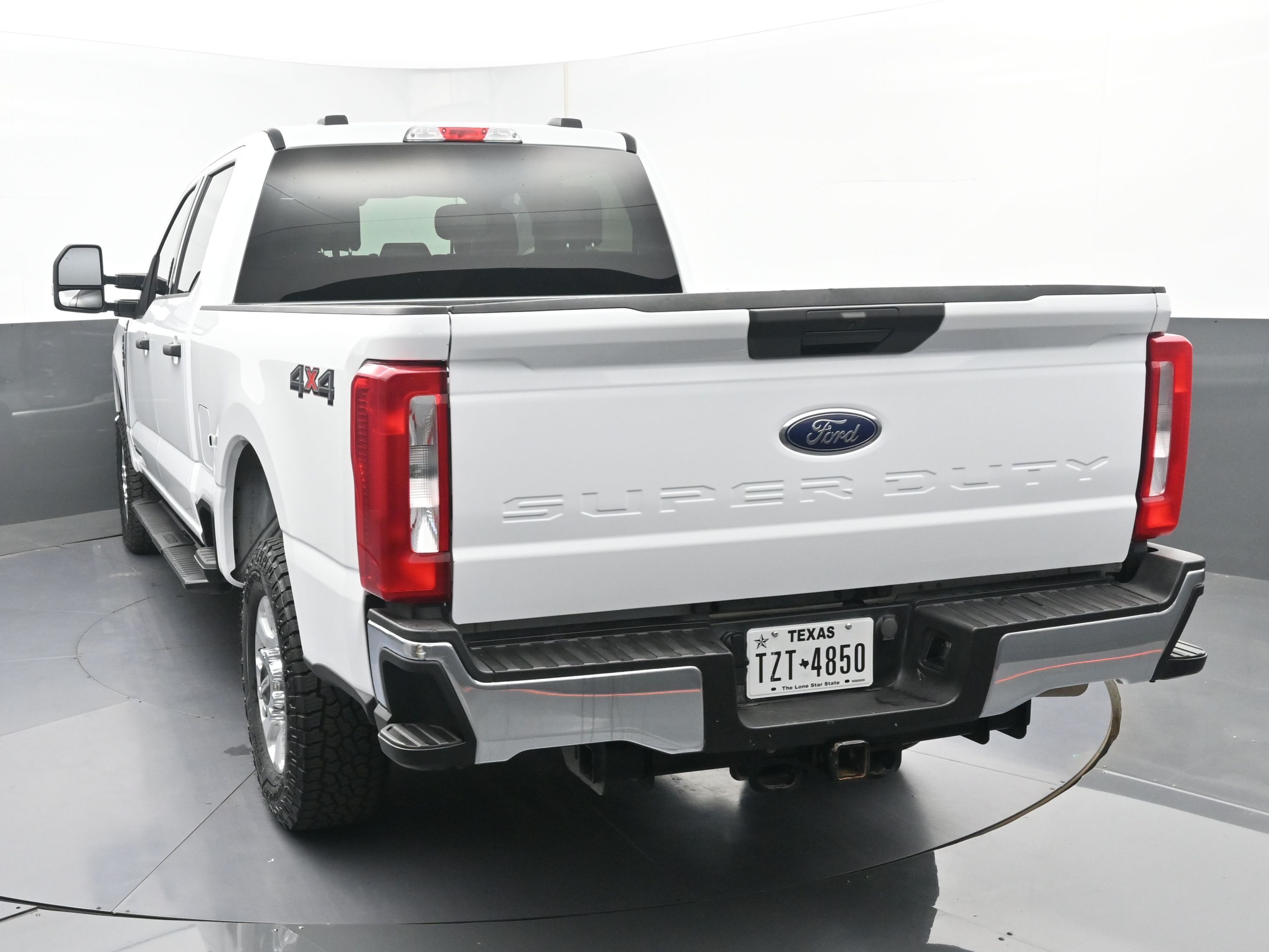 2024 Ford F-250 XLT photo 3