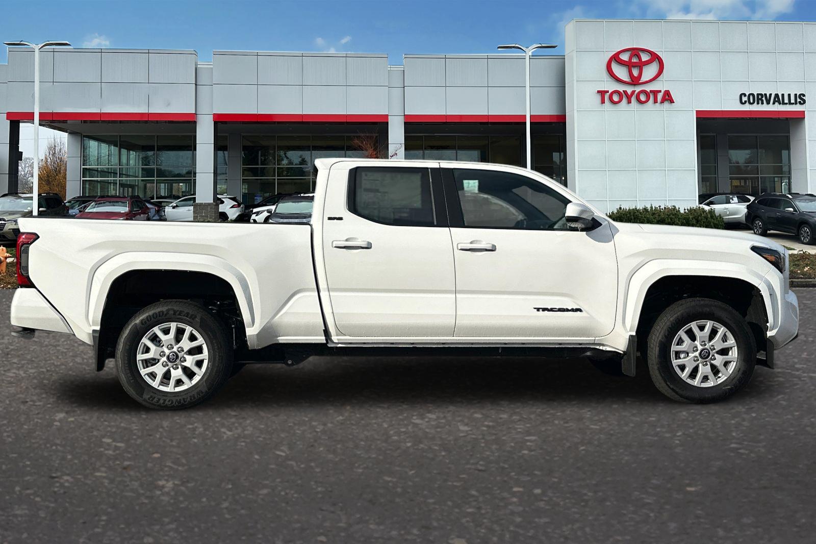 2025 Toyota Tacoma SR5 Double Cab photo 3