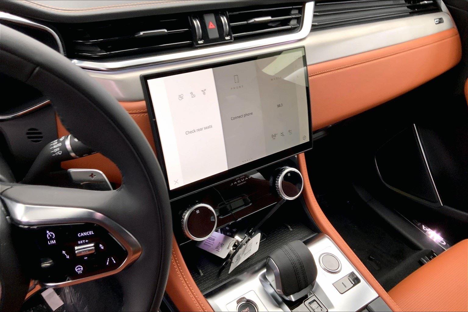 2026 Jaguar F-PACE P400 R-Dynamic S photo 4
