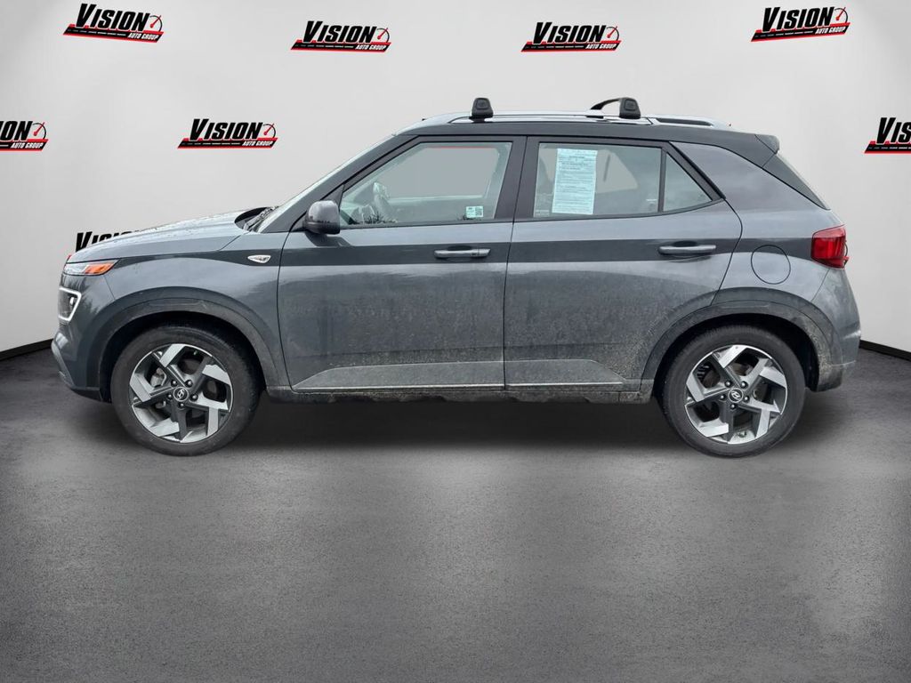 2025 Hyundai Venue Limited photo 2