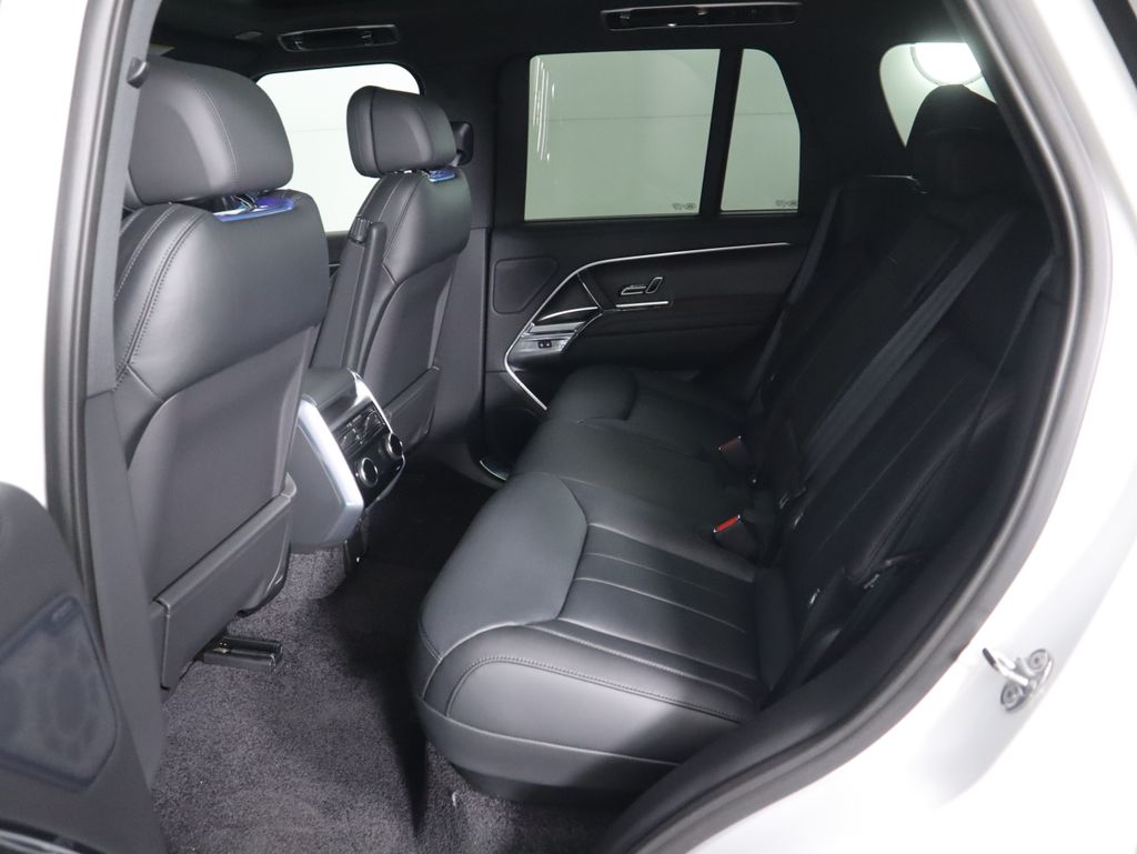 2025 Land Rover Range Rover SE photo 20