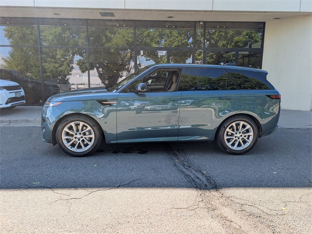 2025 Land Rover Range Rover Sport SE photo 2