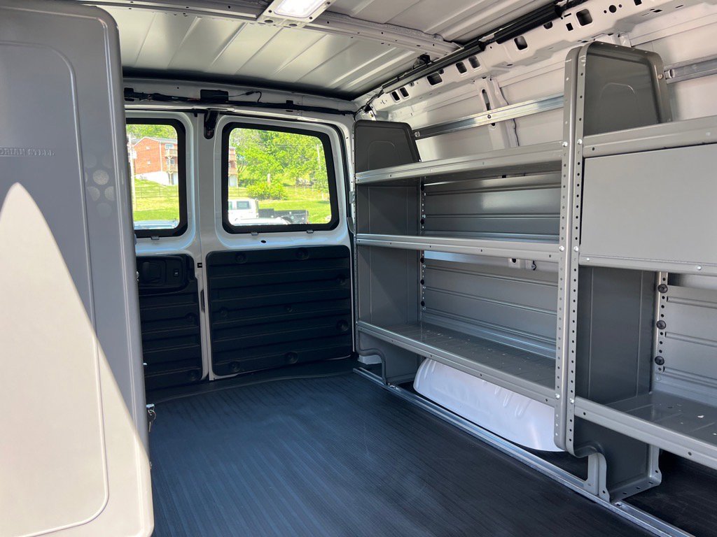 2025 Gmc Savana Cargo 2500 photo 16