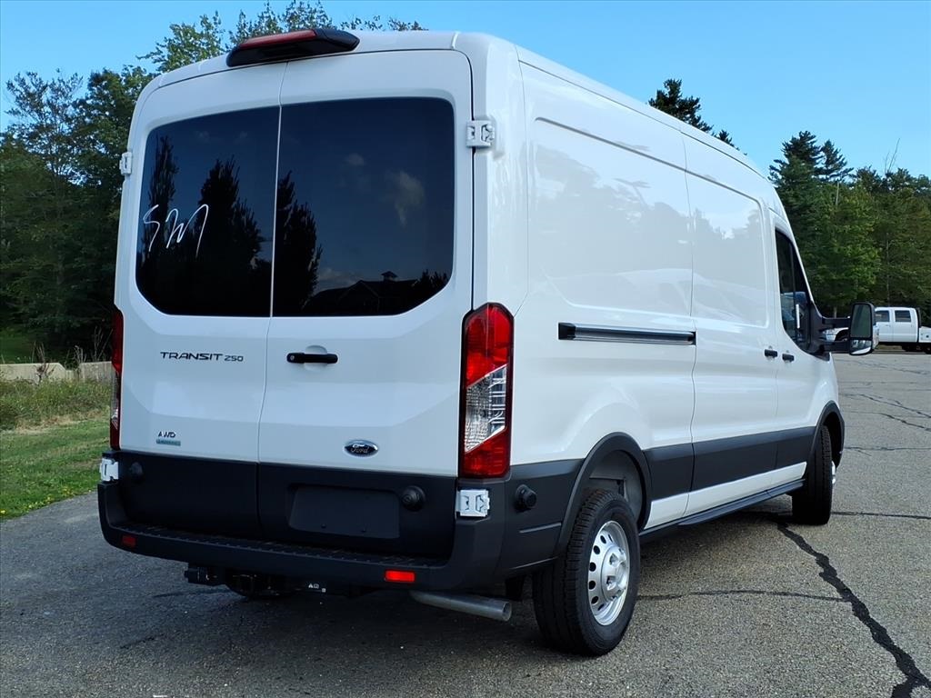 2025 Ford Transit photo 3