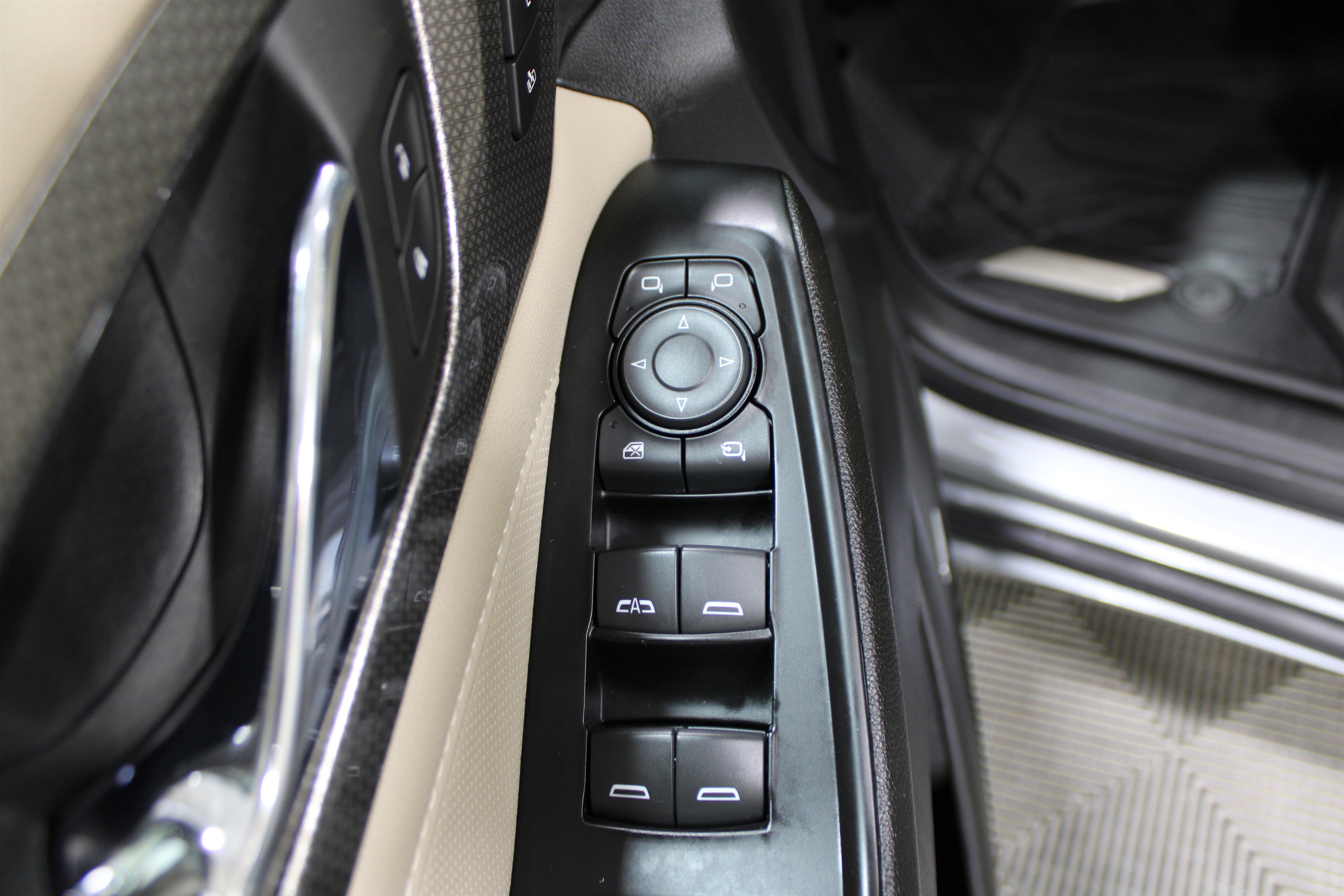 2023 Chevrolet Traverse Premier photo 4