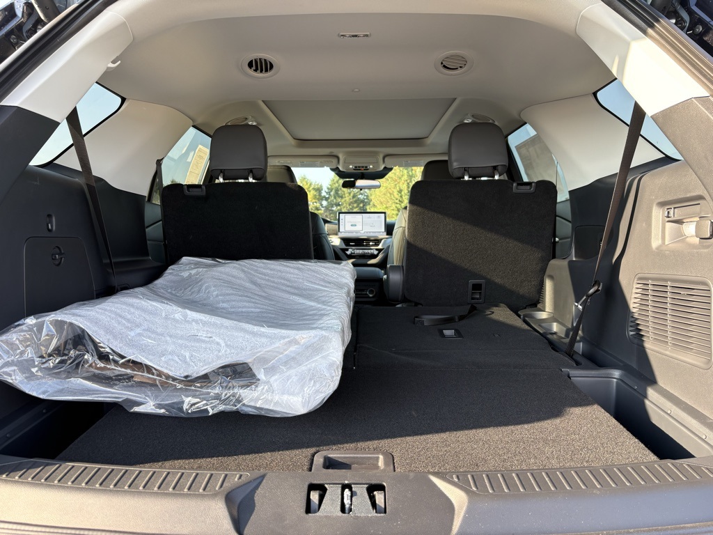 2025 Ford Explorer photo 34