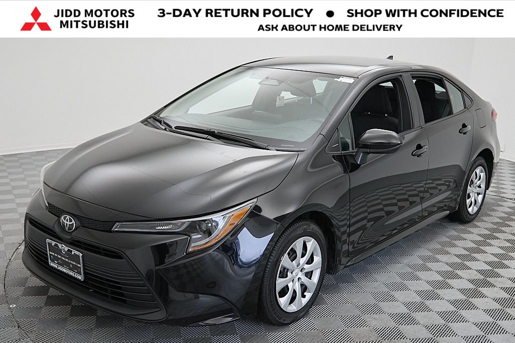 2024 Toyota Corolla LE's photo