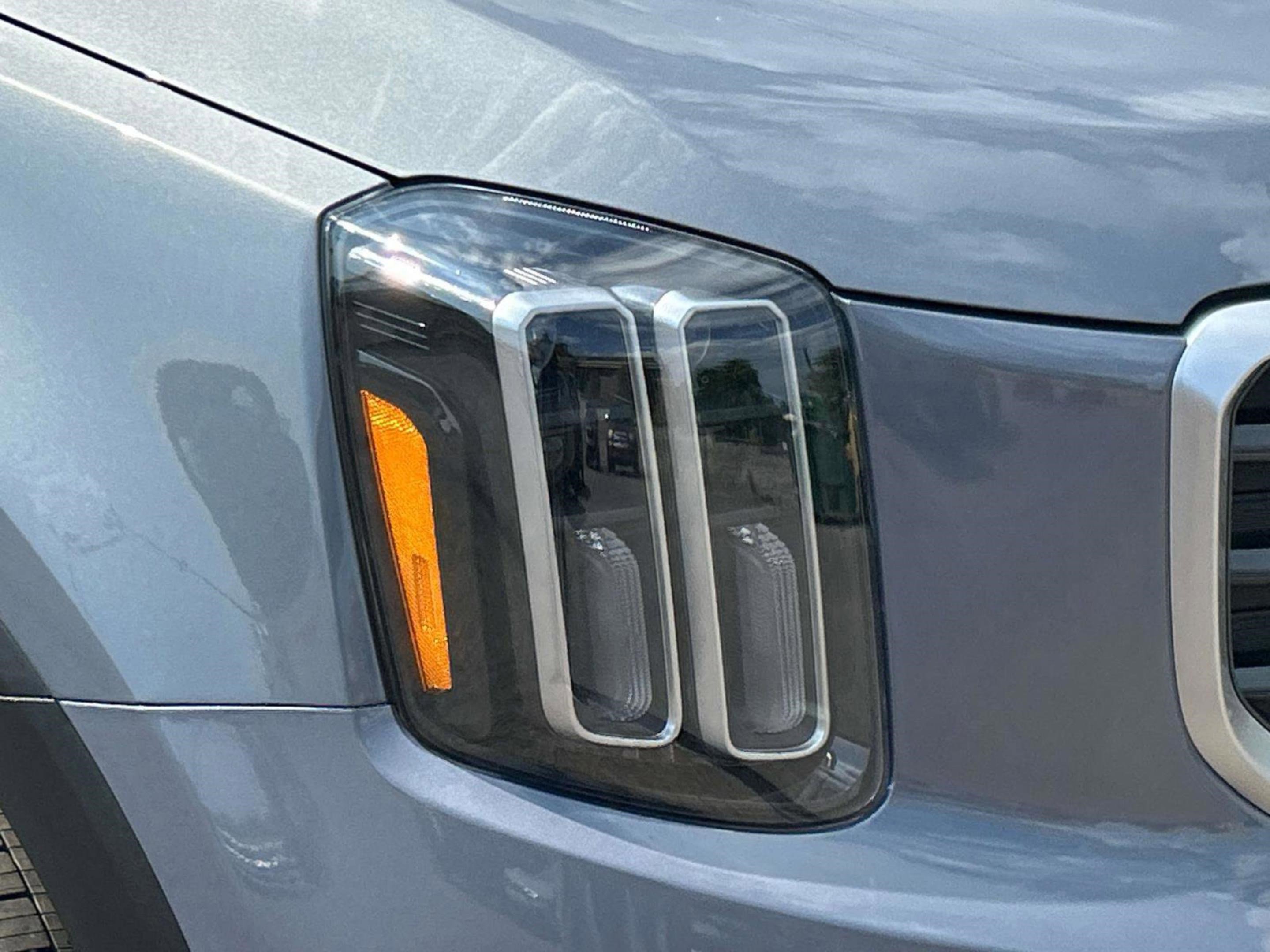 2025 Kia Telluride SX Prestige photo 8