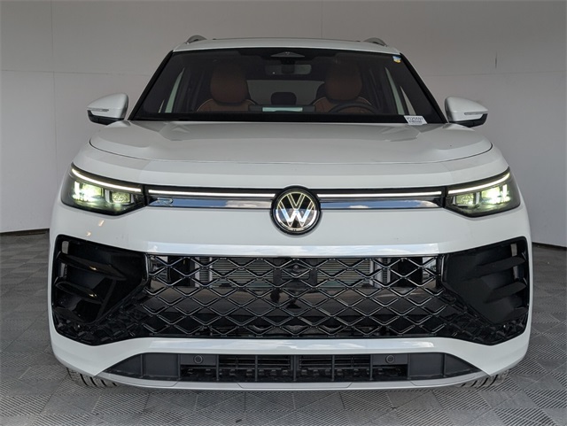 2025 Volkswagen Tiguan SEL R-Line Black photo 3