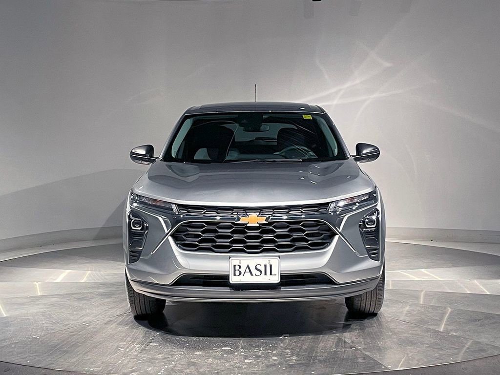 2024 Chevrolet Trax LS photo 3