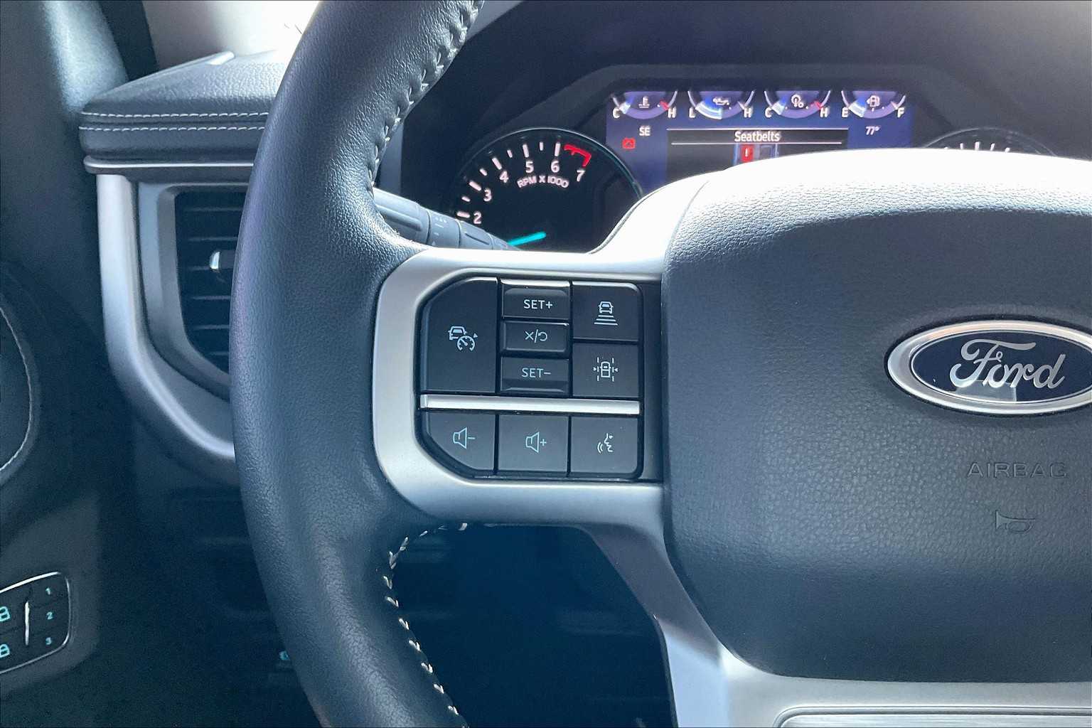2024 Ford Expedition XLT photo 21