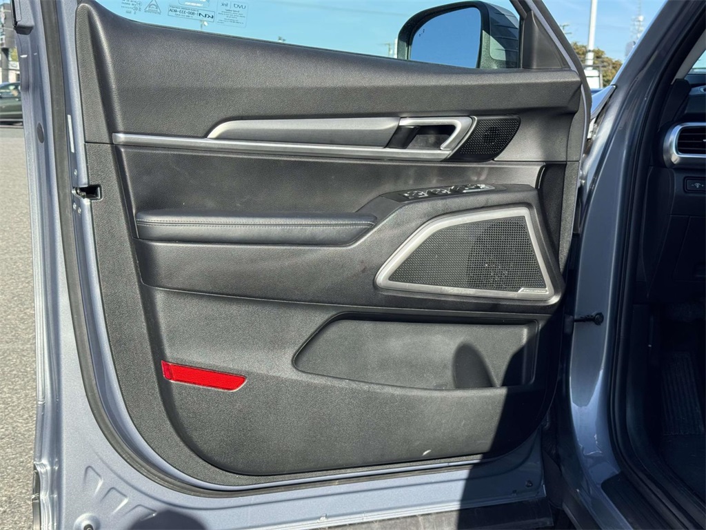 2022 Kia Telluride LX photo 24