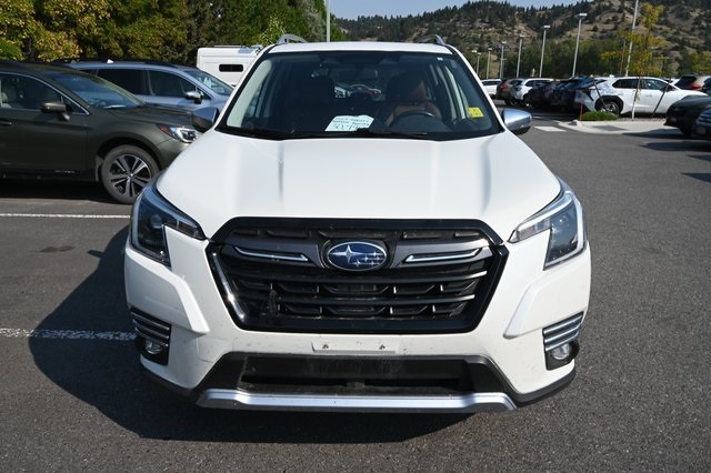 2023 Subaru Forester Touring photo 3