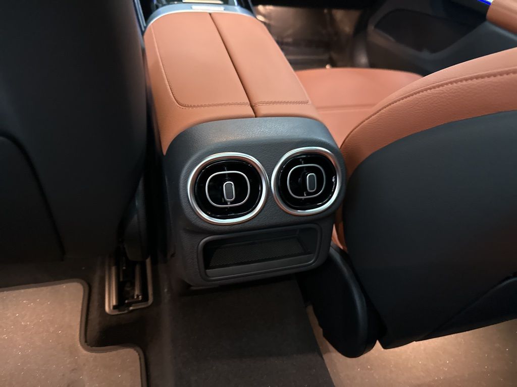 2026 Mercedes Benz GLC 300 photo 18