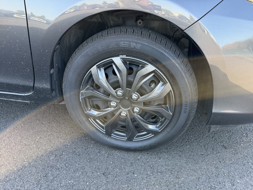 2015 Toyota Prius C Two photo 23