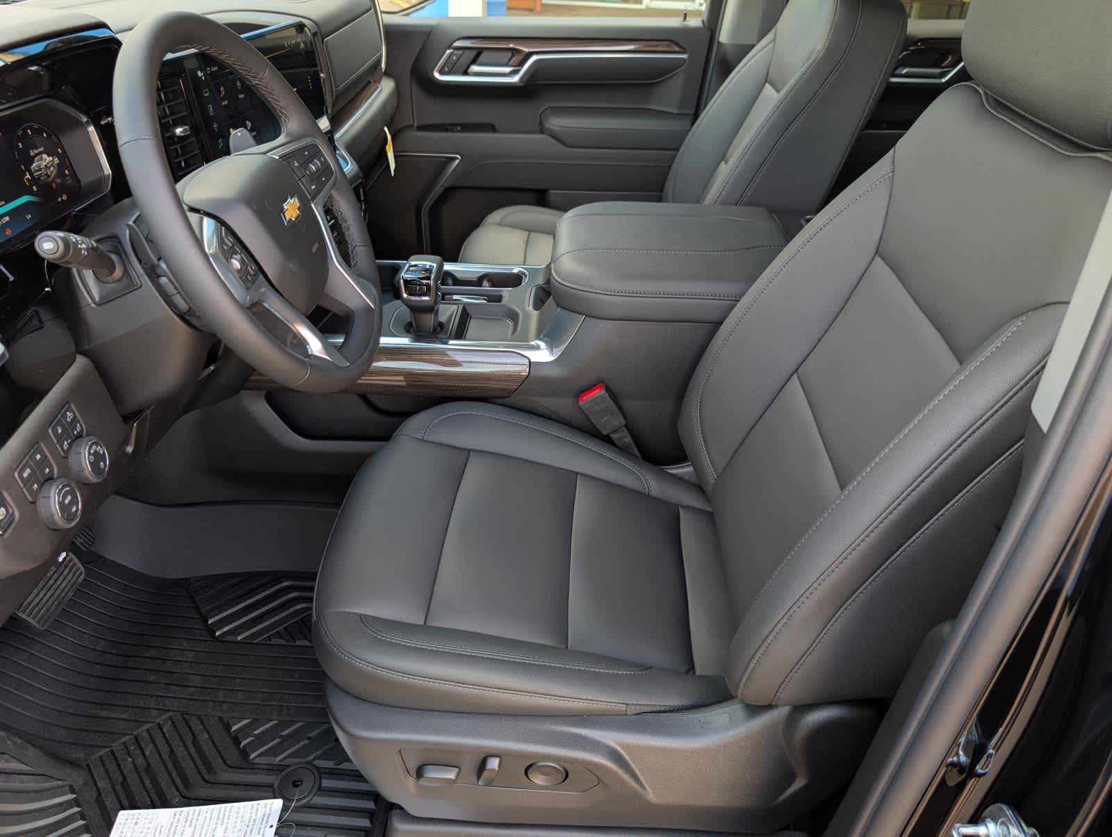 2026 Chevrolet Silverado 1500 LT photo 7