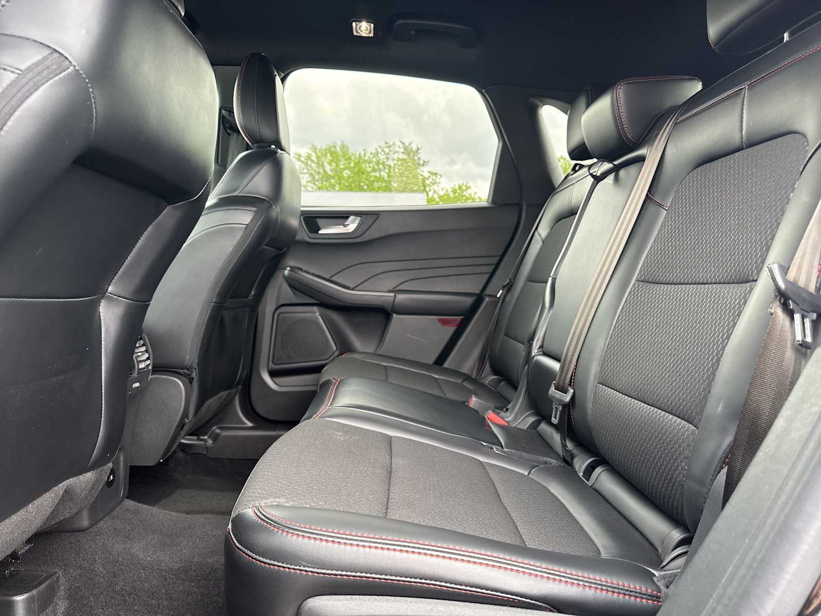 2024 Ford Escape ST-Line photo 31