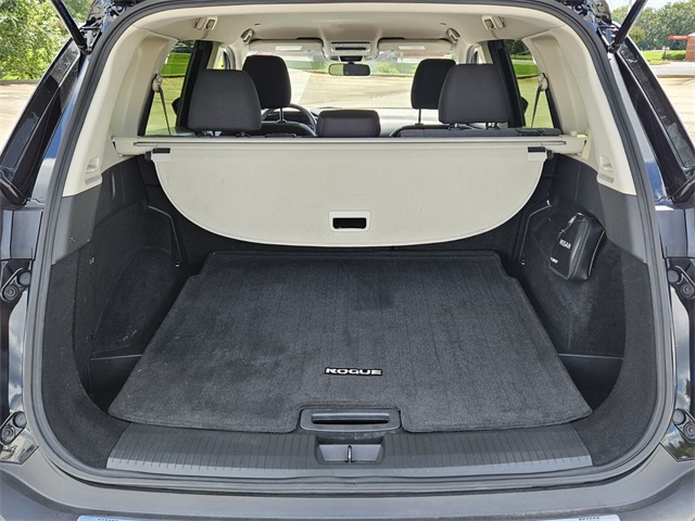 2023 Nissan Rogue SV photo 11