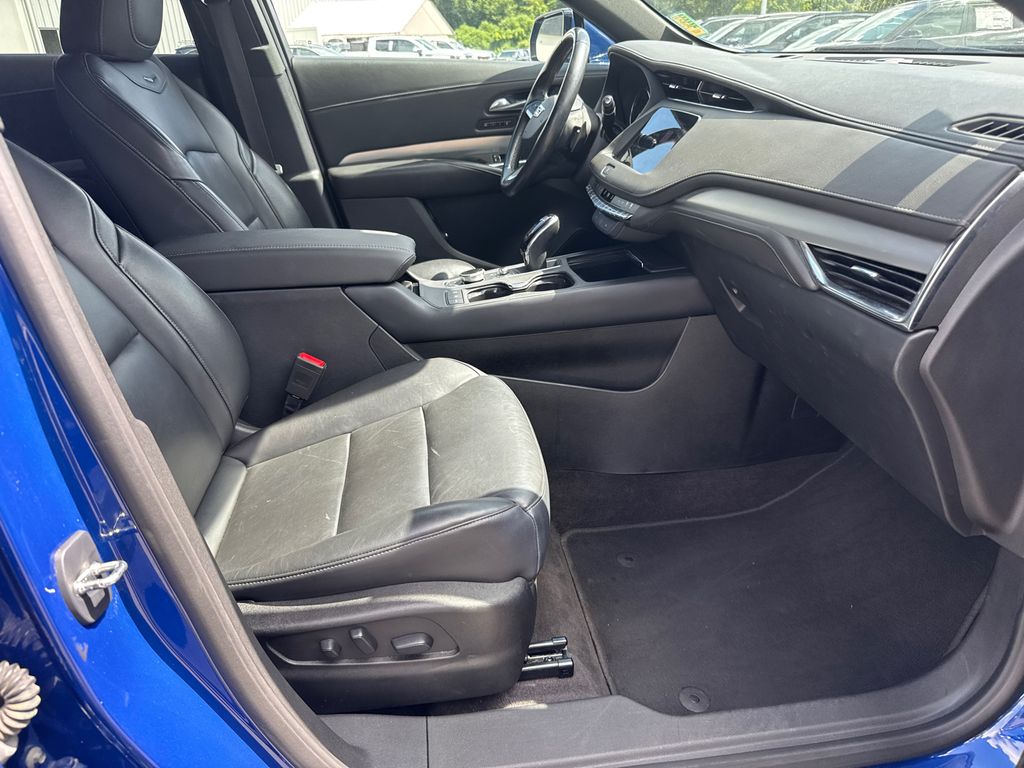 2023 Cadillac XT4 Premium Luxury photo 13
