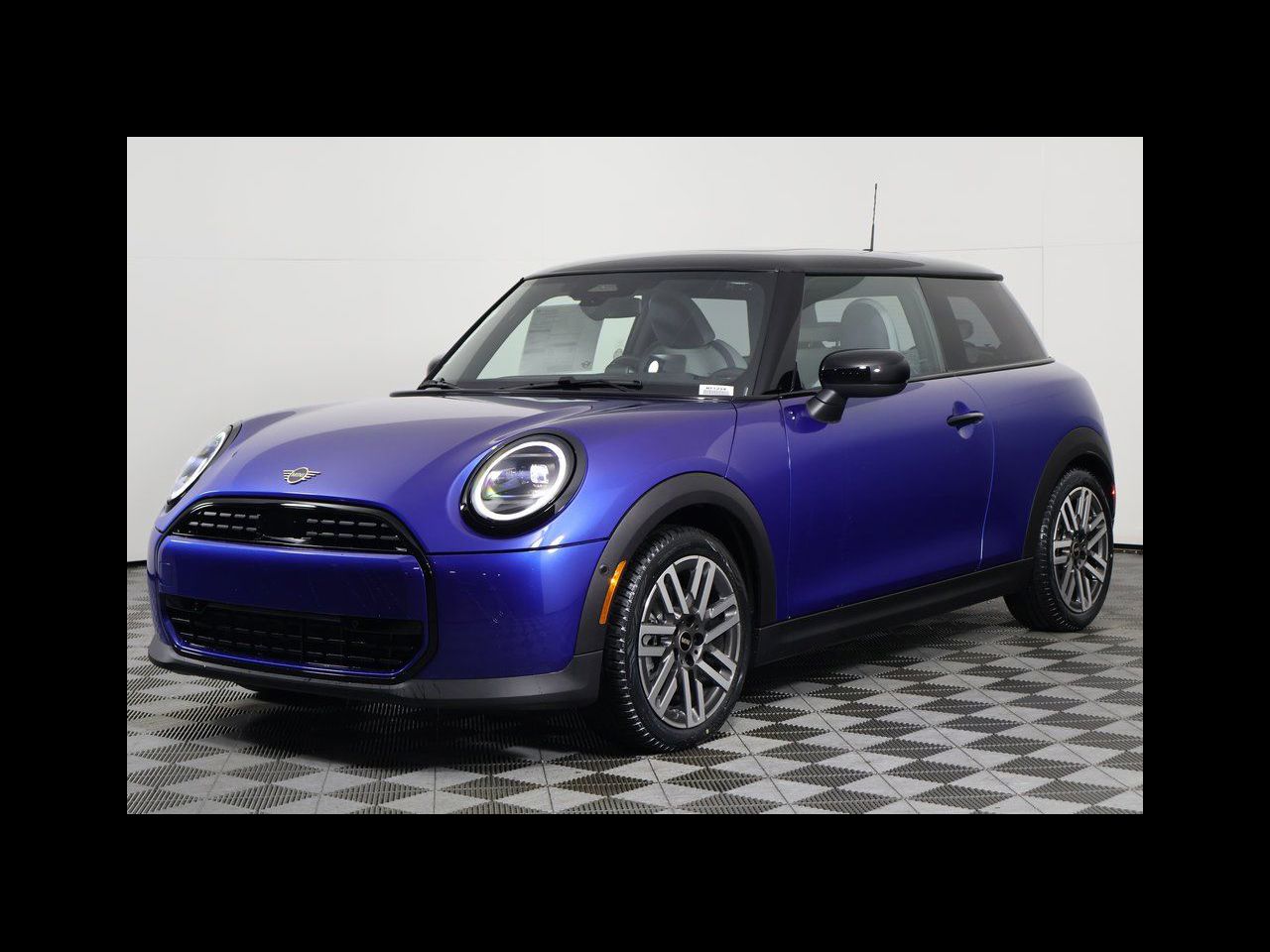 2026 MINI Hardtop 2 Door Oxford Edition's photo