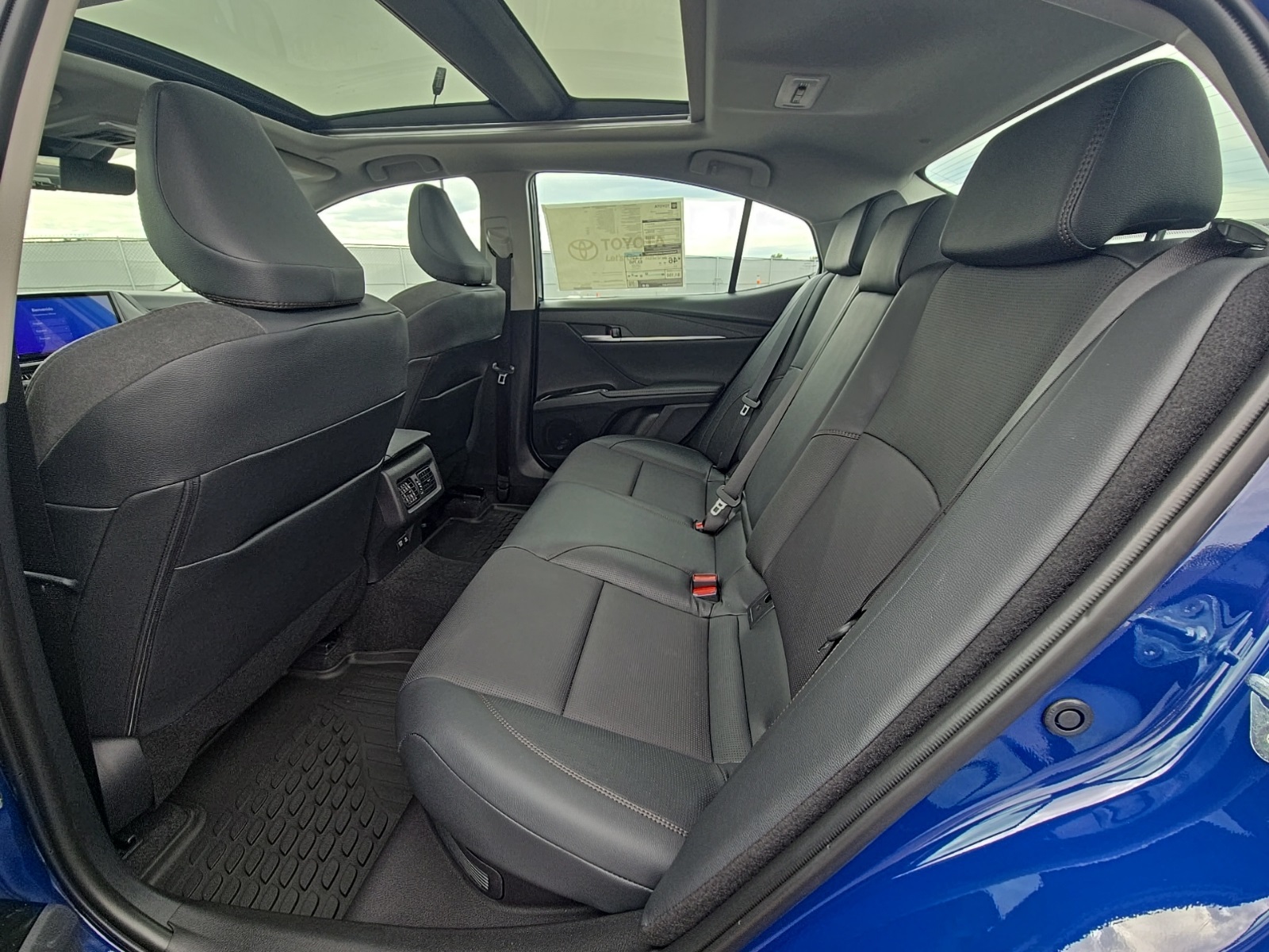 2025 Toyota Camry XLE photo 28