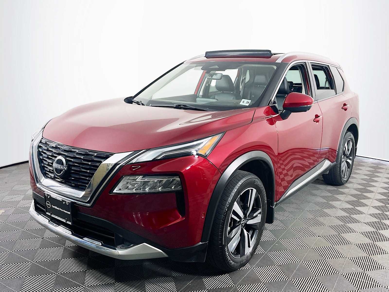 2023 Nissan Rogue Platinum photo 2