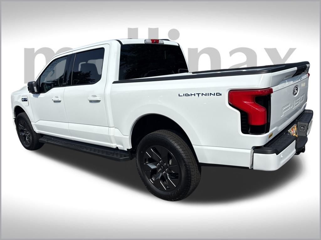 2025 Ford F-150 Lightning photo 4